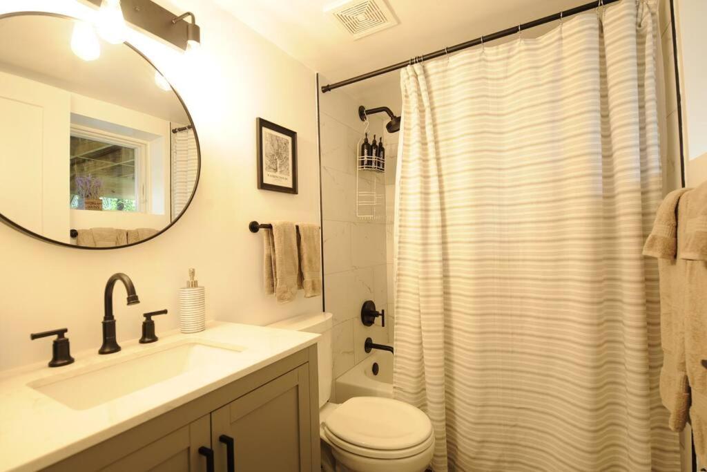 Holiday home Cherry Blossom Townhouse, Easy Dc Access Washington