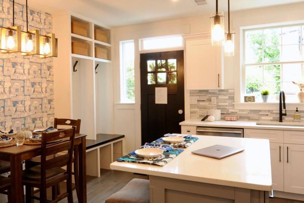 Cherry Blossom Townhouse, Easy Dc Access Сasa de vacaciones *