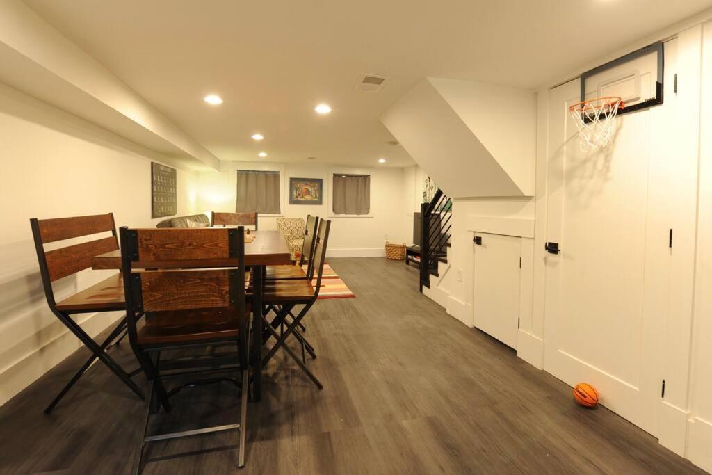 Cherry Blossom Townhouse, Easy Dc Access Сasa de vacaciones Washington