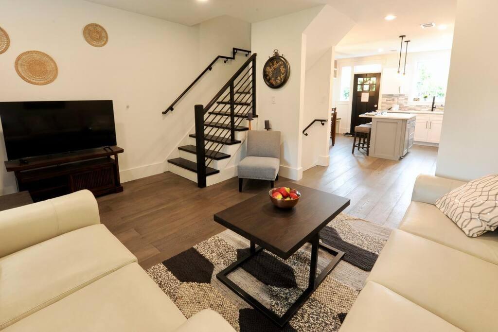 Cherry Blossom Townhouse, Easy Dc Access Сasa de vacaciones